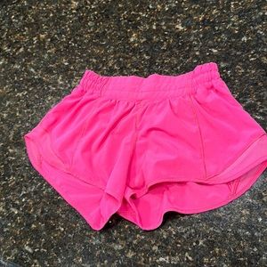 Lululemon Hotty Hot 2.5" Sonic Pink